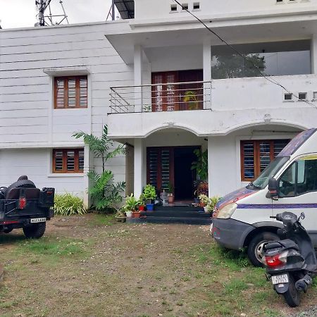 Lloydskochi Home Stay Esterno foto