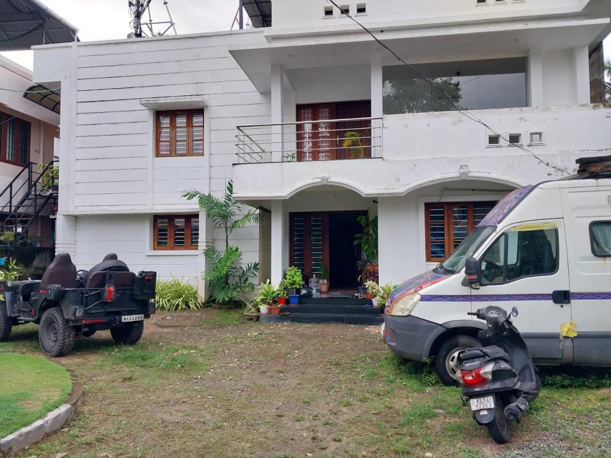 Lloydskochi Home Stay Esterno foto